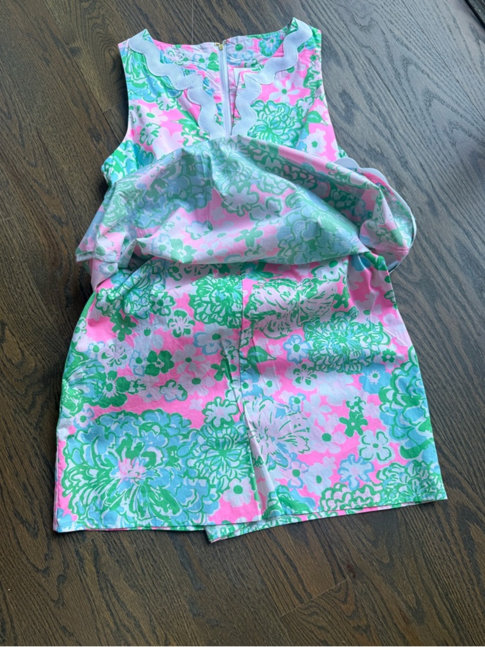 Lily Pulitzer Pink & Green Floral Shift romper with Scalloped Trim - Picture 3 of 4